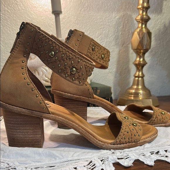 Frye “Brielle” Ankle Strap Studded Tan Sandals - Picture 3 of 9